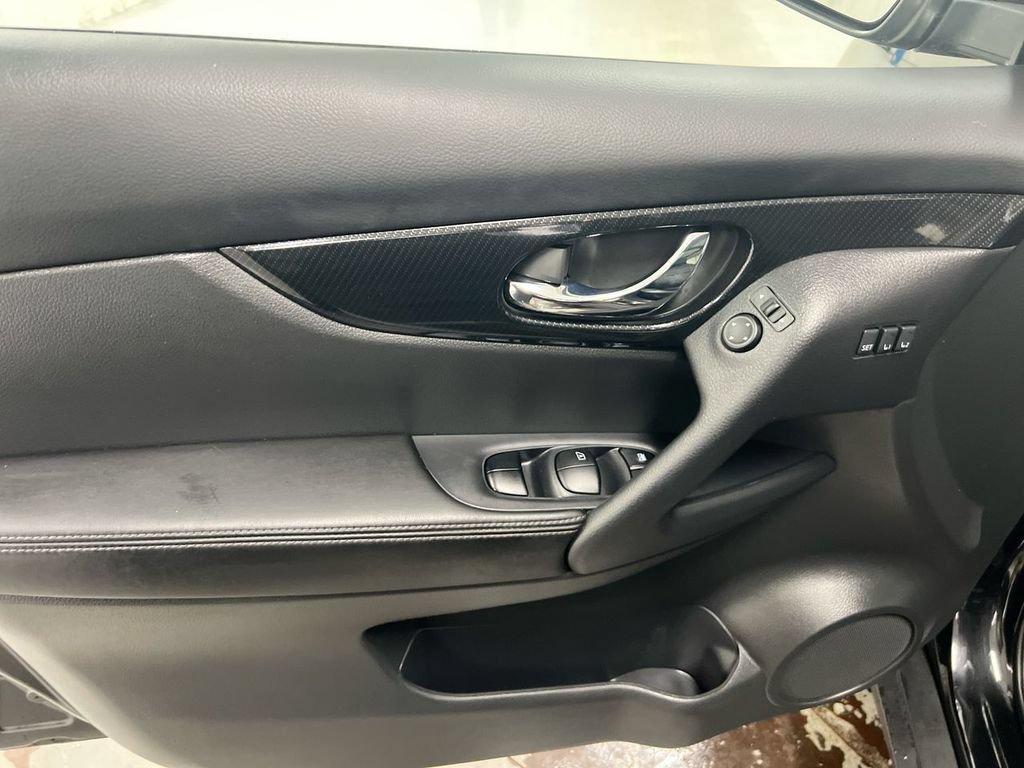 Used 2019 Nissan Rogue SL w/ Premium Package AWD/4WD image 22