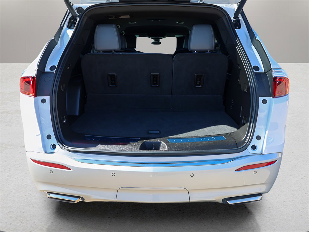 Used 2024 Buick Enclave Premium image 12