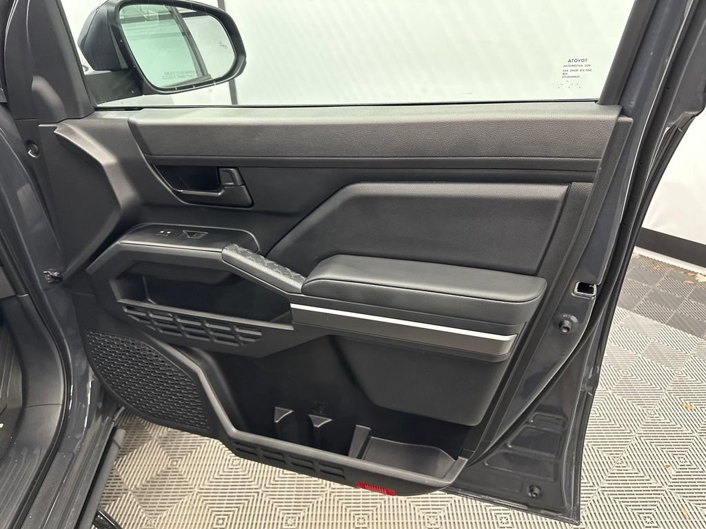 Used 2024 Toyota Tacoma SR5 AWD/4WD image 14