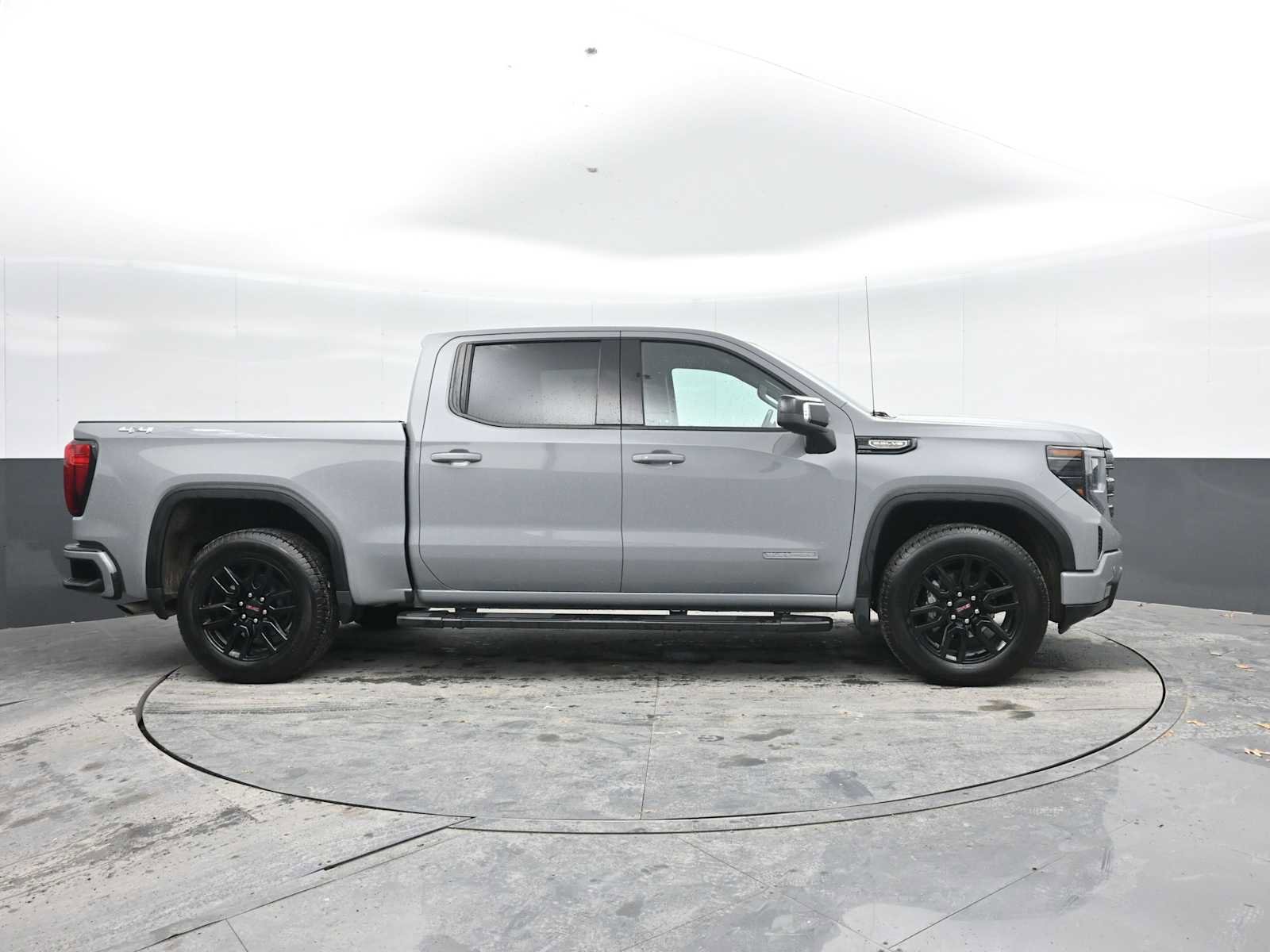 Used 2024 GMC Sierra 1500 Elevation w/ Elevation Premium Package image 7