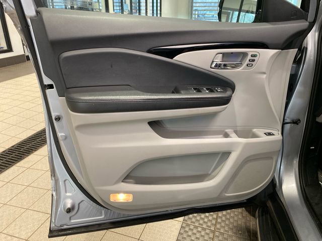 Used 2020 Honda Pilot Elite image 7