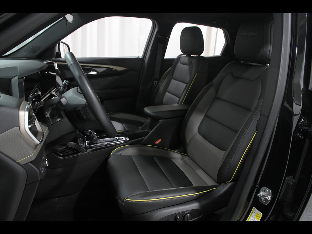 Used 2025 Chevrolet TrailBlazer ACTIV w/ Driver Confidence Package AWD/4WD image 5