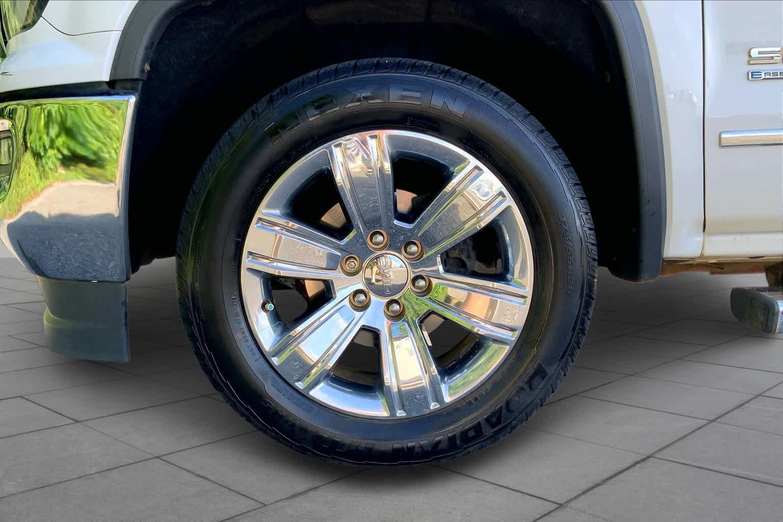 Used 2018 GMC Sierra 1500 SLT AWD/4WD image 11