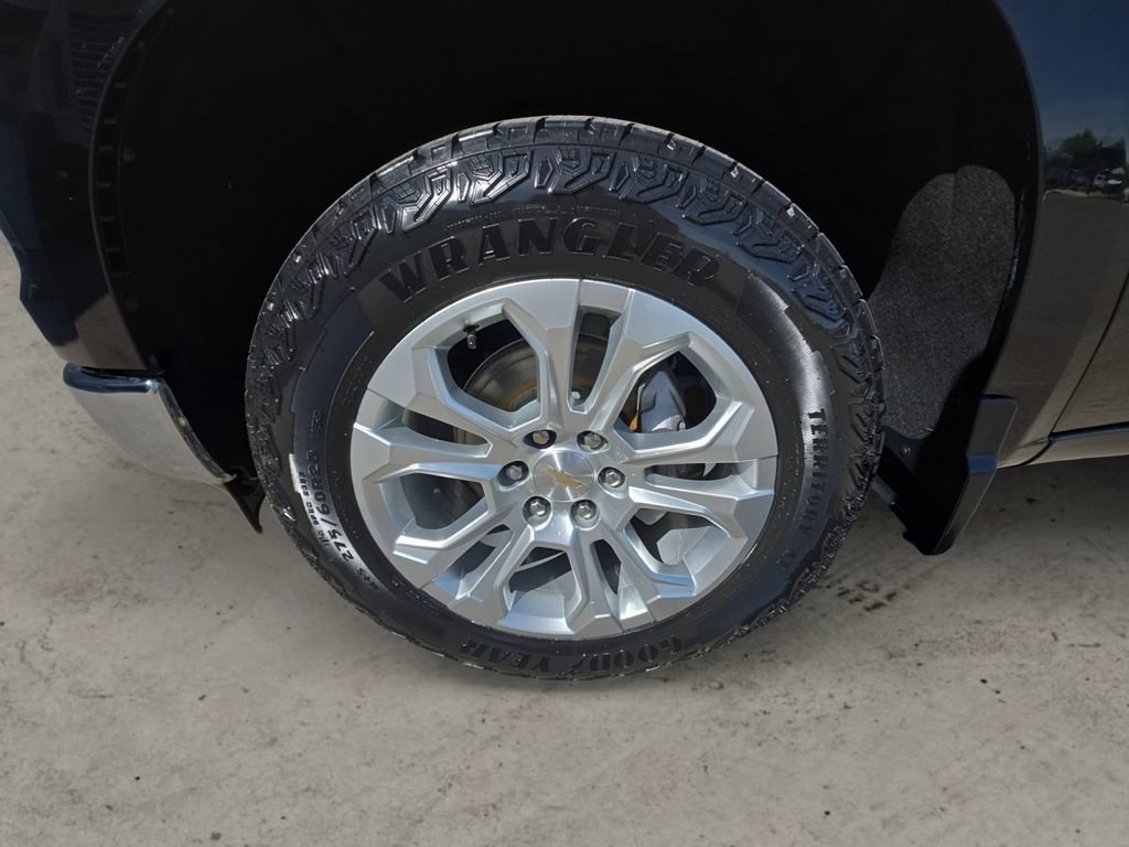 Certified 2023 Chevrolet Silverado 1500 LTZ w/ LTZ Premium Package AWD/4WD image 9