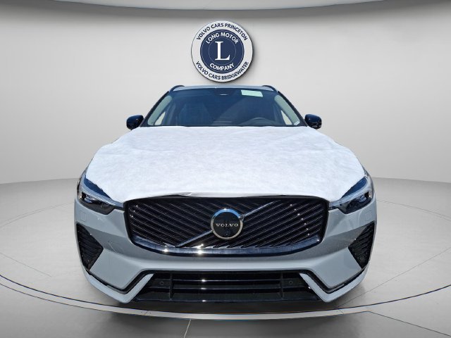 New 2026 Volvo XC60 B5 Plus w/ Climate Package AWD/4WD image 3