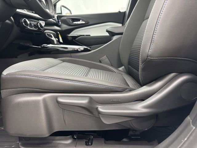 New 2026 Chevrolet Trax LT w/ Driver Confidence Package FWD image 10