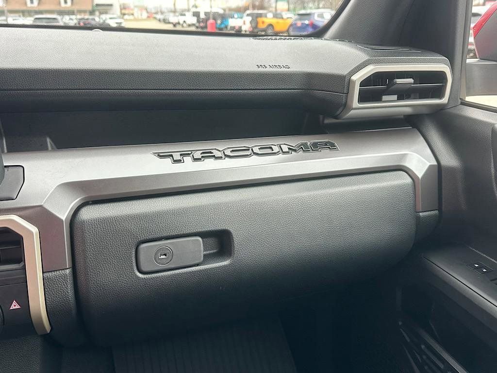 Certified 2025 Toyota Tacoma SR5 image 28