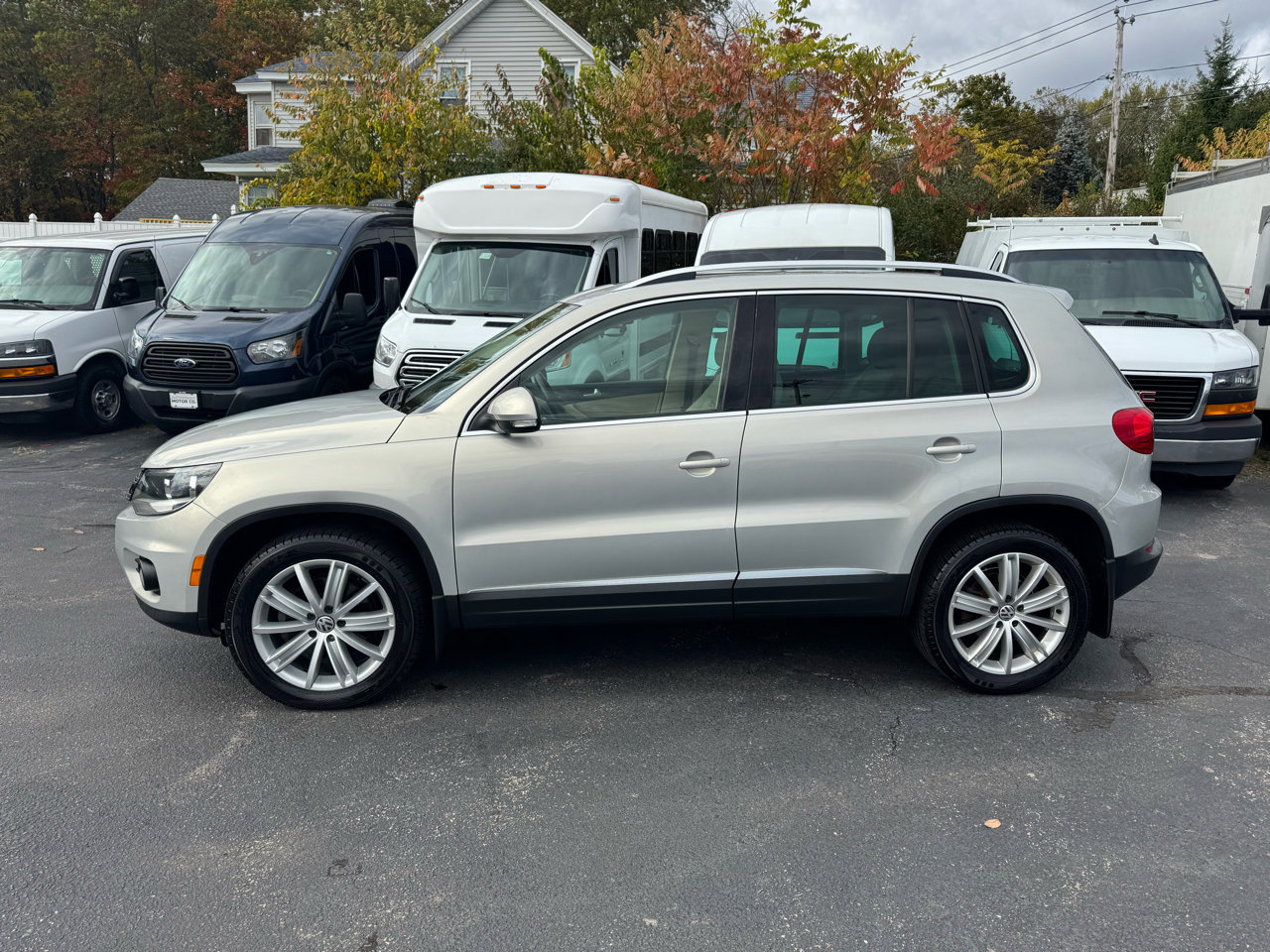 Used 2013 Volkswagen Tiguan SE image 3