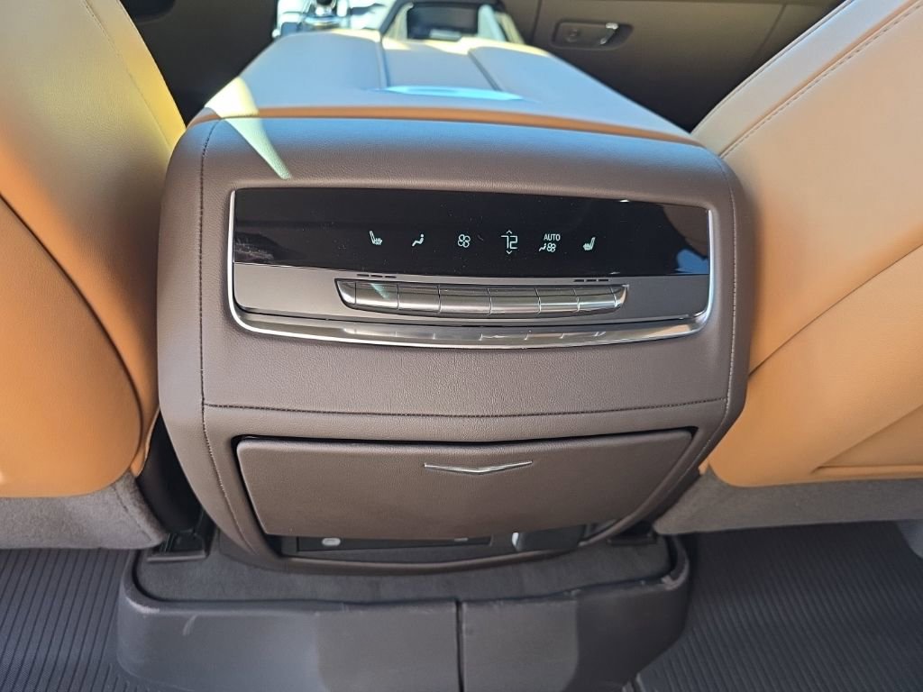 Used 2024 Cadillac Escalade Sport w/ LPO, ONYX Package image 18