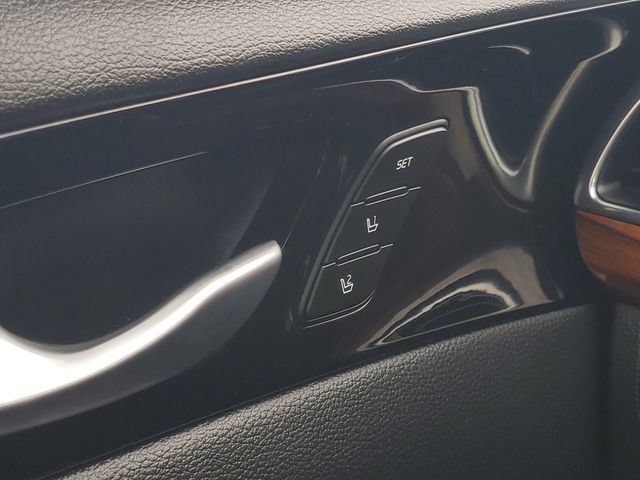 Used 2017 Kia Cadenza Technology FWD image 22