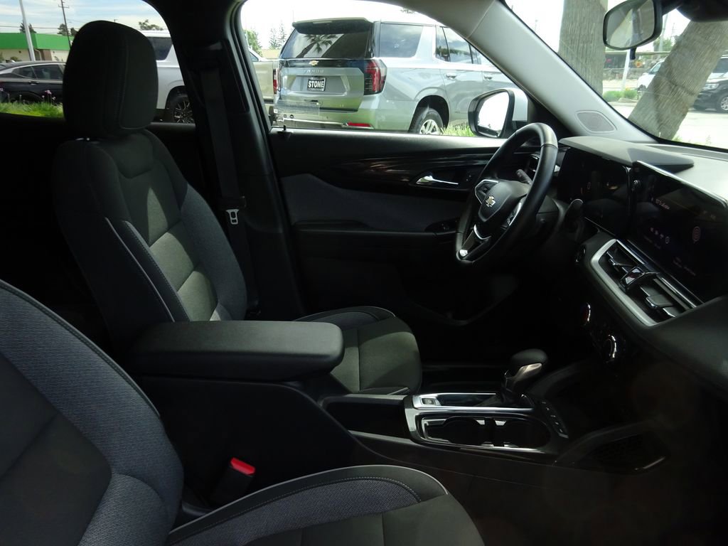 Certified 2024 Chevrolet TrailBlazer LT w/ LT Cold Weather Package image 19