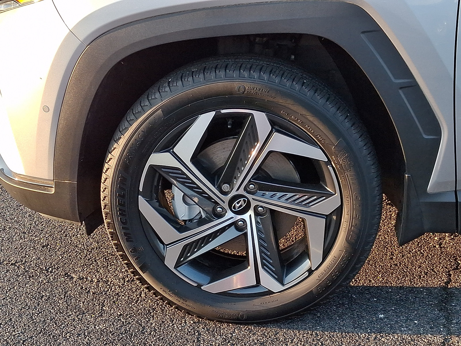 Certified 2023 Hyundai Tucson Limited AWD/4WD image 8