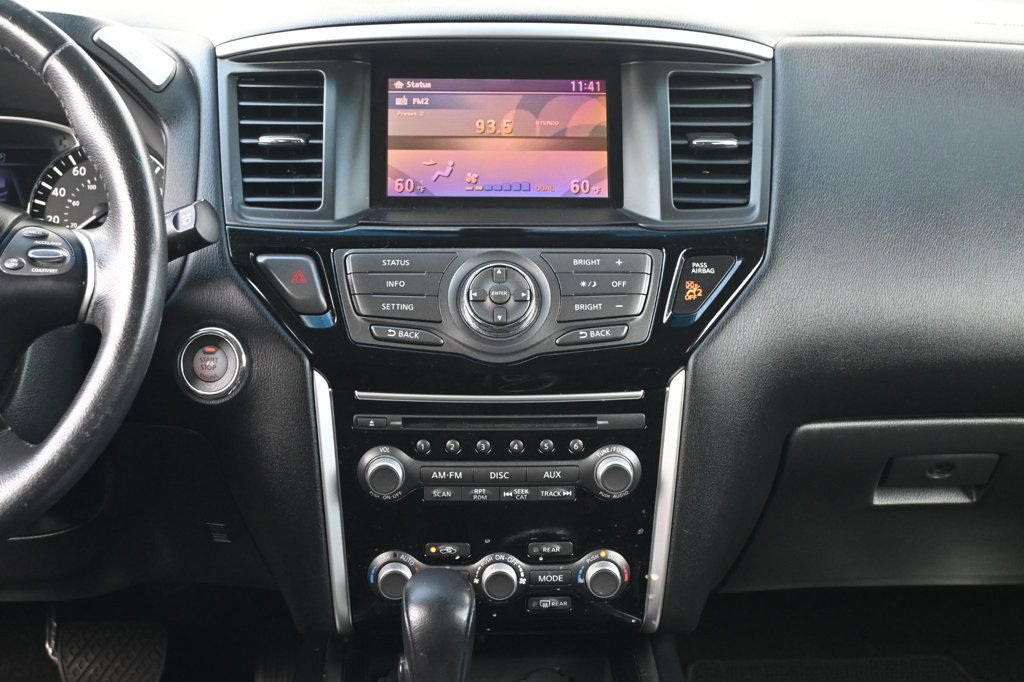Used 2016 Nissan Pathfinder SV w/ Cargo Package image 10