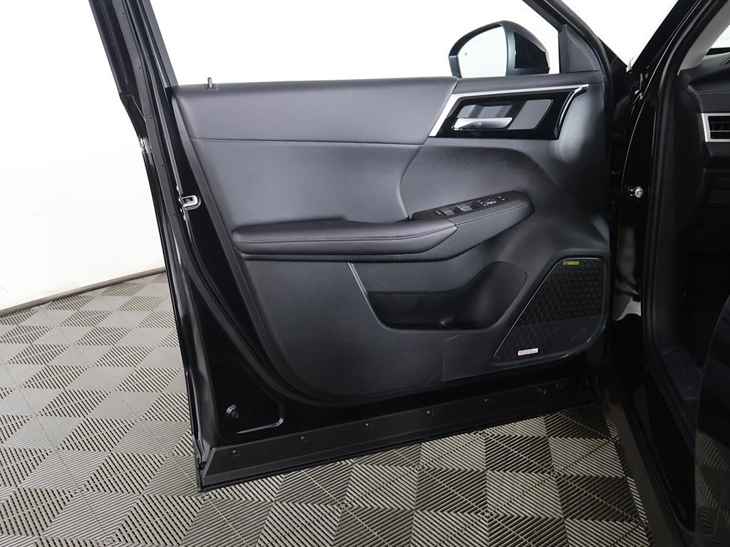 New 2025 Mitsubishi Outlander SE image 25