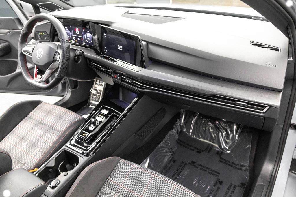Used 2024 Volkswagen GTI SE image 30