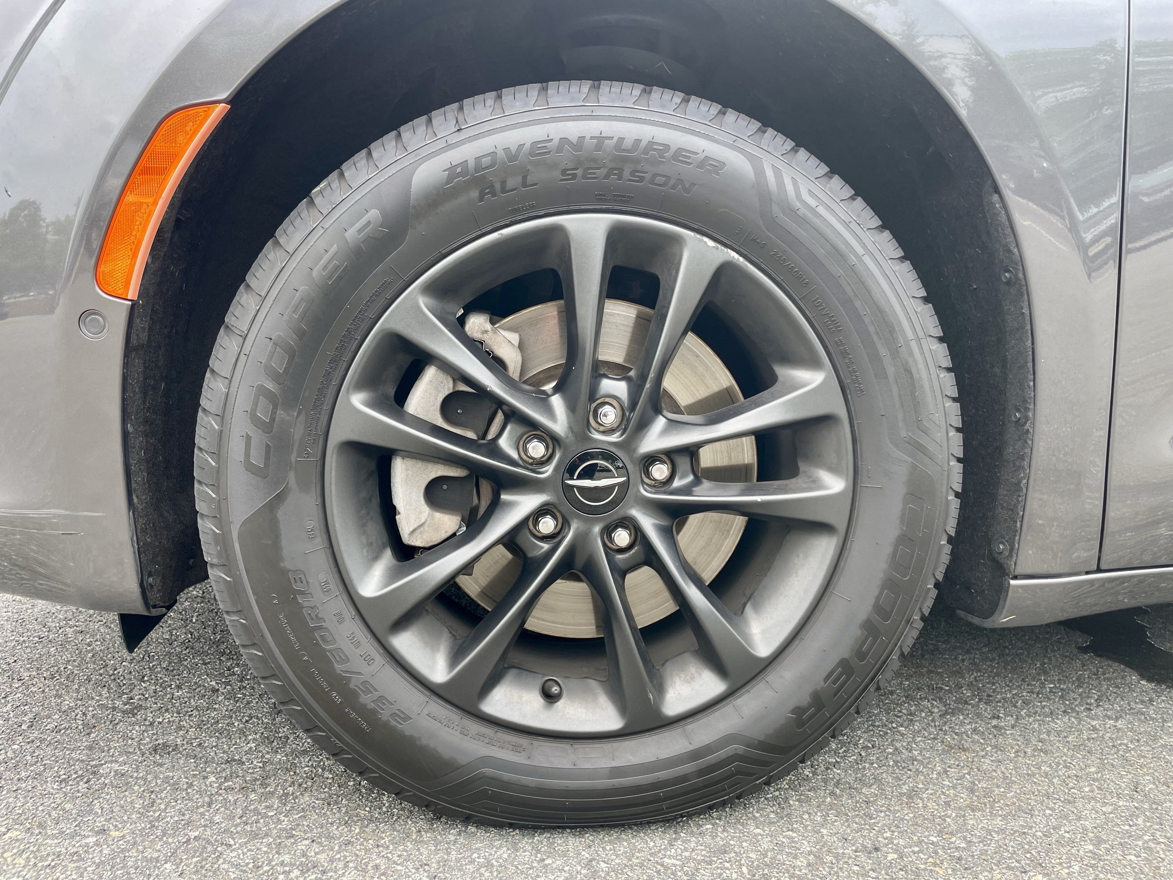 Used 2020 Chrysler Pacifica Touring-L w/ Advanced Safetytec Group AWD/4WD image 9