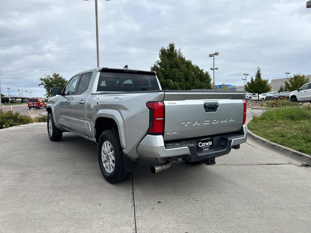 Used 2024 Toyota Tacoma SR5 AWD/4WD image 5