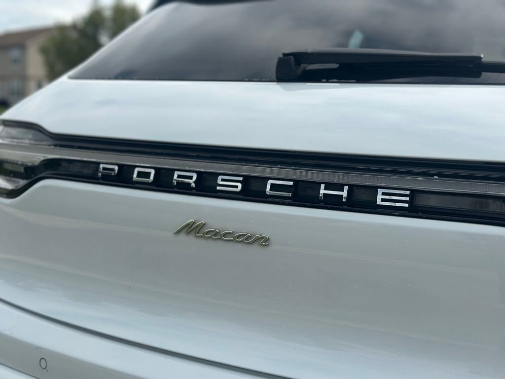 Used 2023 Porsche Macan AWD/4WD image 13