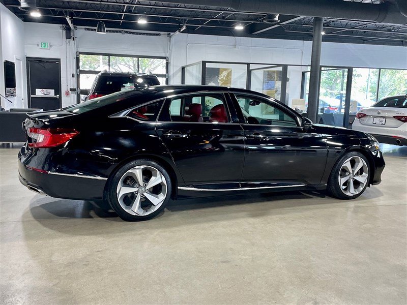 Used 2020 Honda Accord Touring image 4