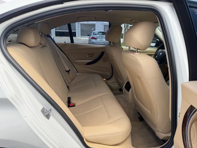Used 2015 BMW 320i Sedan RWD image 18