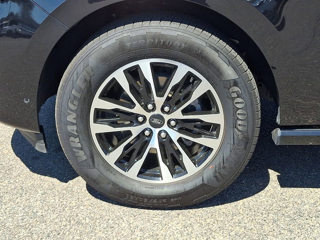 Used 2025 Ford Expedition Max Platinum AWD/4WD image 8
