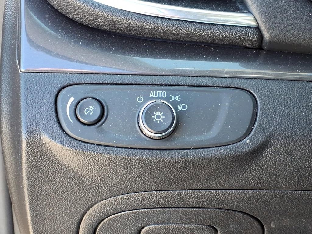 Used 2018 Buick Encore Preferred image 21