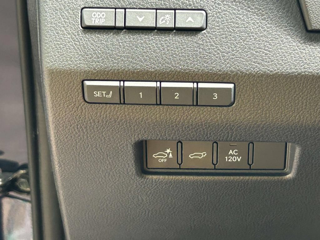 Used 2024 Lexus GX 550 w/ Accessory Package (Z1) AWD/4WD image 19
