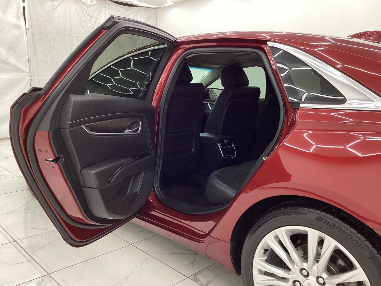 Used 2019 Cadillac XTS Luxury image 22