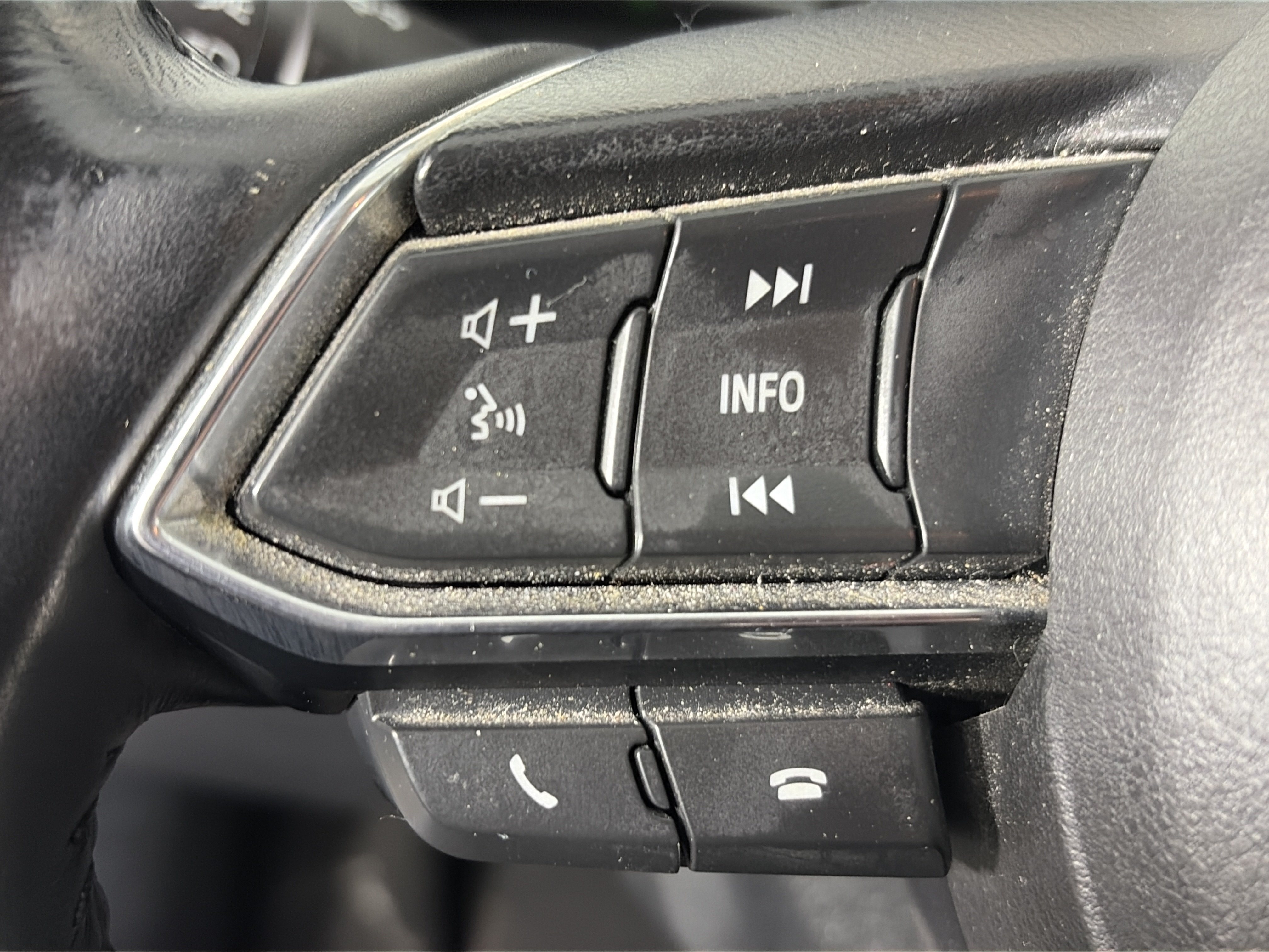 Used 2018 MAZDA MAZDA3 Touring FWD image 29