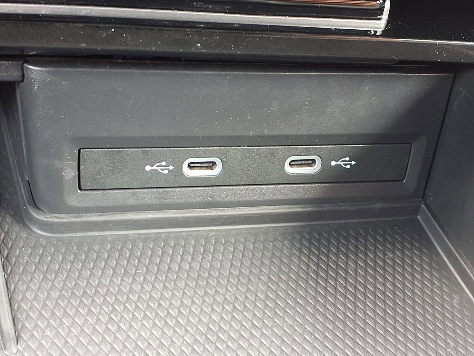 Used 2025 Volkswagen Atlas Cross Sport SE image 8