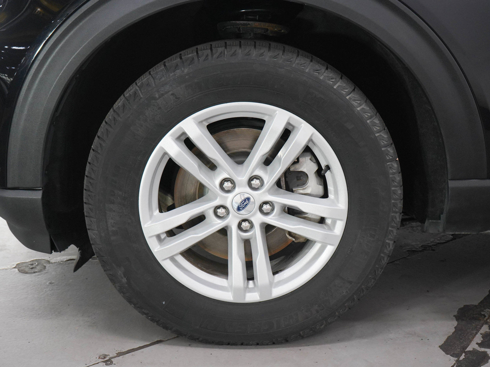 Used 2023 Ford Explorer XLT w/ Class IV Trailer Tow Package AWD/4WD image 29
