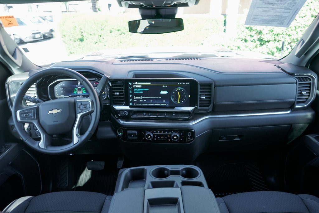 Used 2025 Chevrolet Silverado 3500 LT w/ Convenience Package image 24