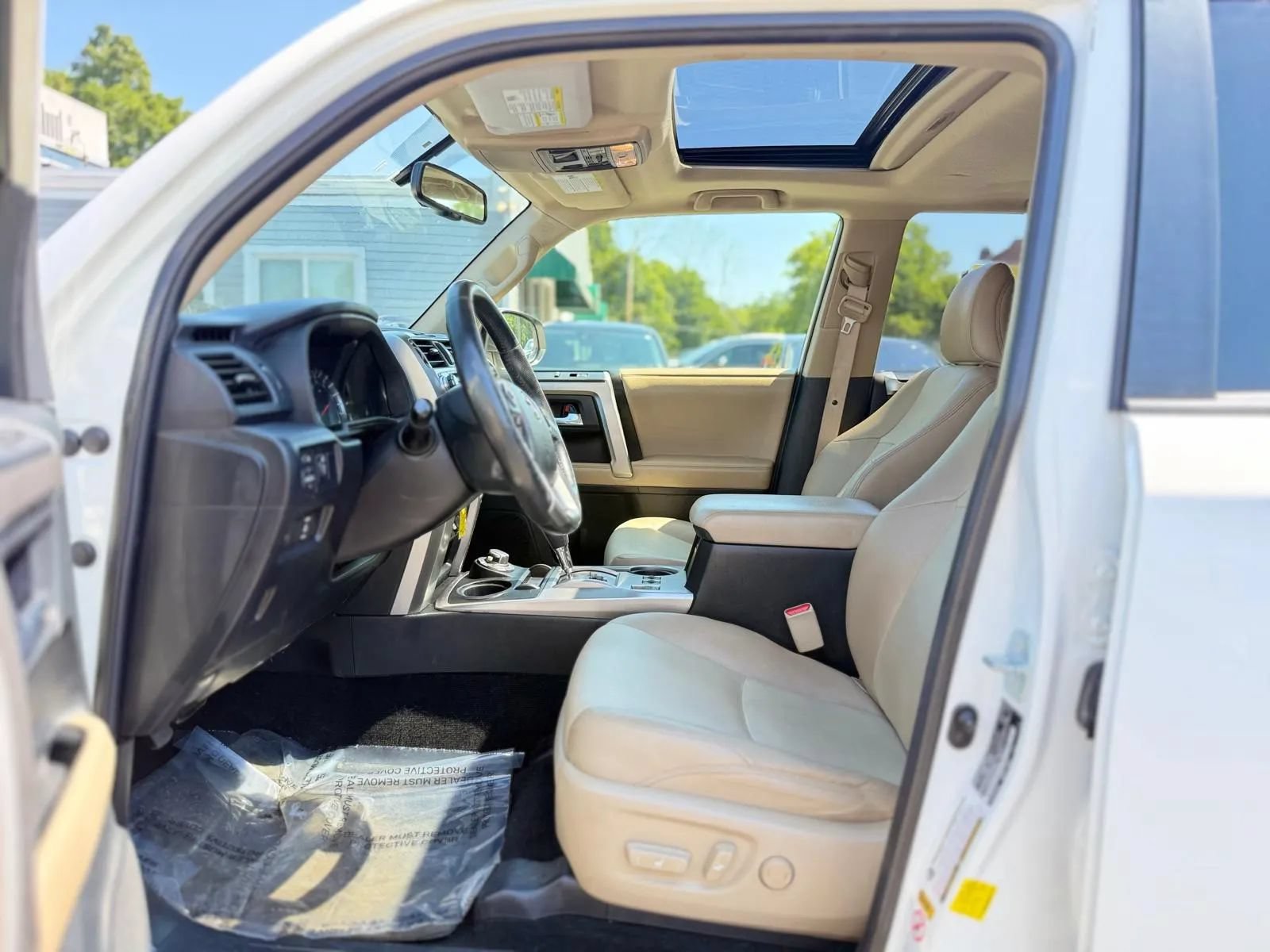 Used 2015 Toyota 4Runner SR5 Premium AWD/4WD image 10