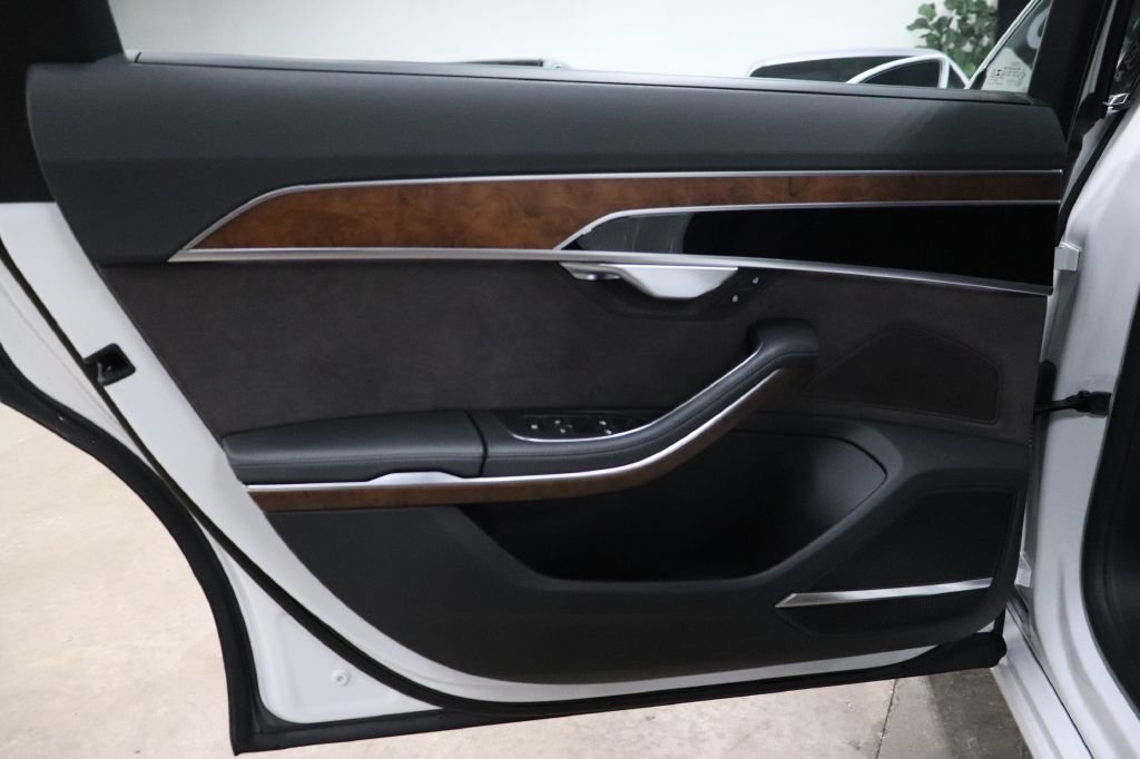 Used 2019 Audi A8 L 3.0T image 14