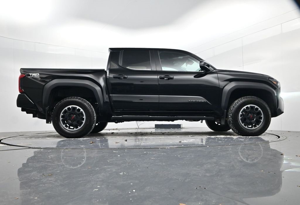 Used 2024 Toyota Tacoma TRD Off-Road image 39