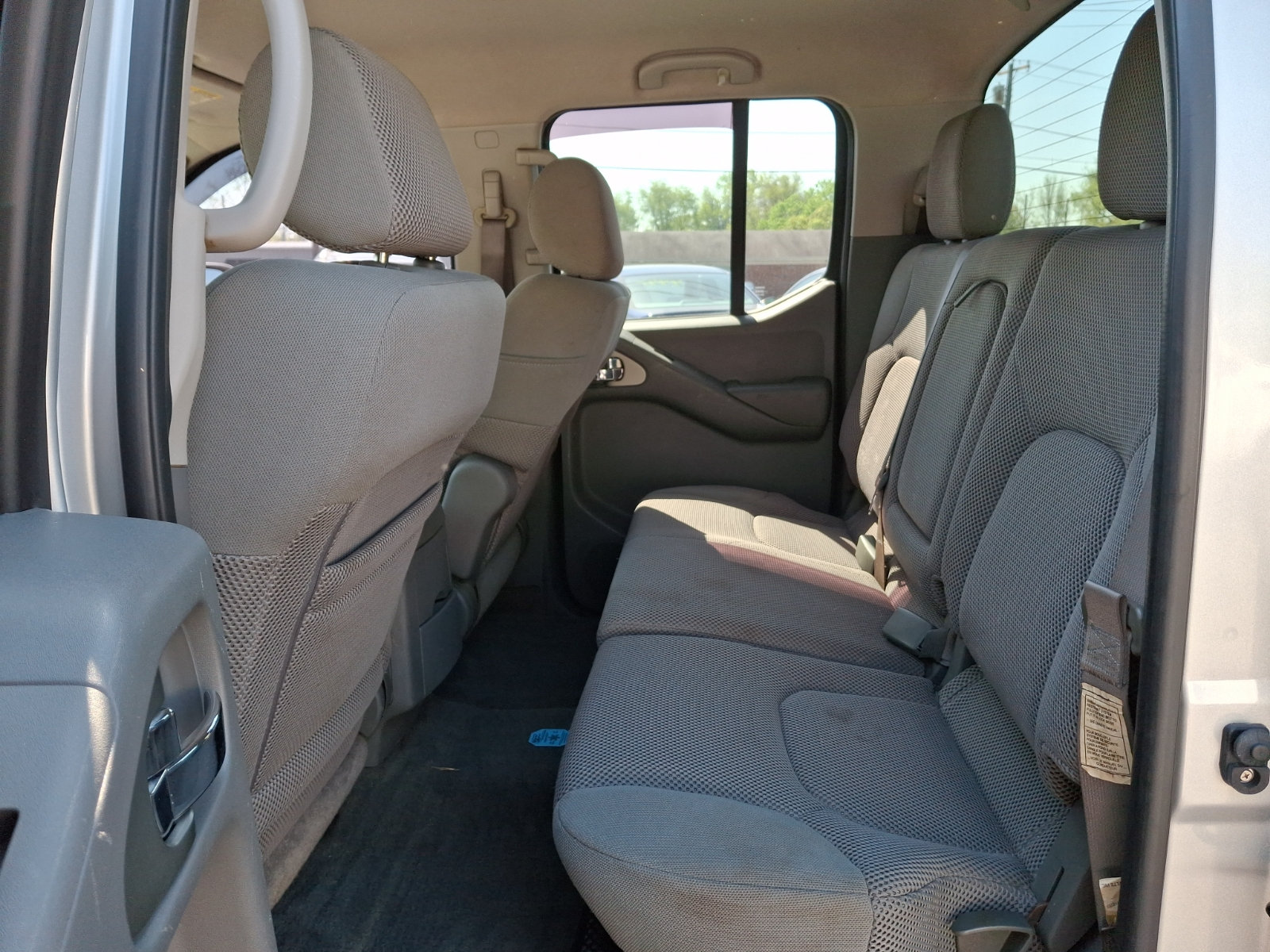 Used 2006 Nissan Frontier LE AWD/4WD image 12