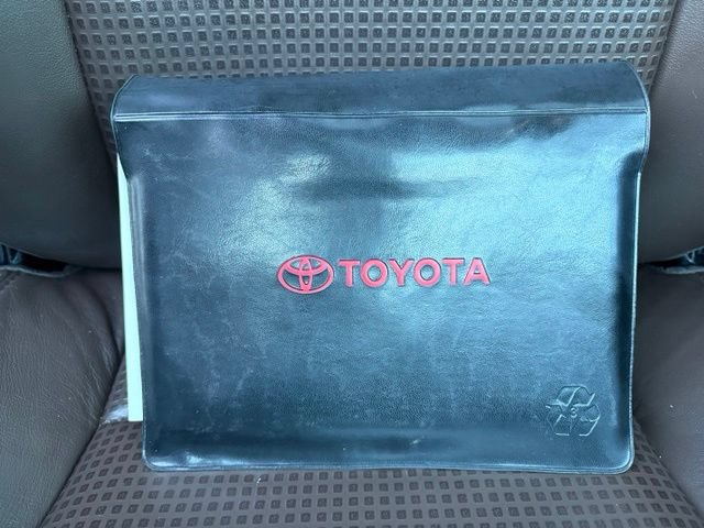 Used 2017 Toyota Tacoma Limited w/ Tow Package RWD image 32