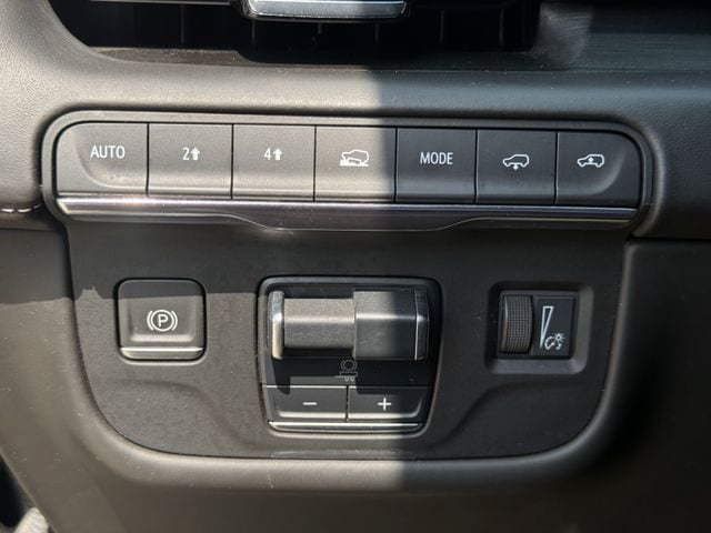 Used 2023 Cadillac Escalade ESV Sport Platinum w/ LPO, Floor Liner Package AWD/4WD image 25