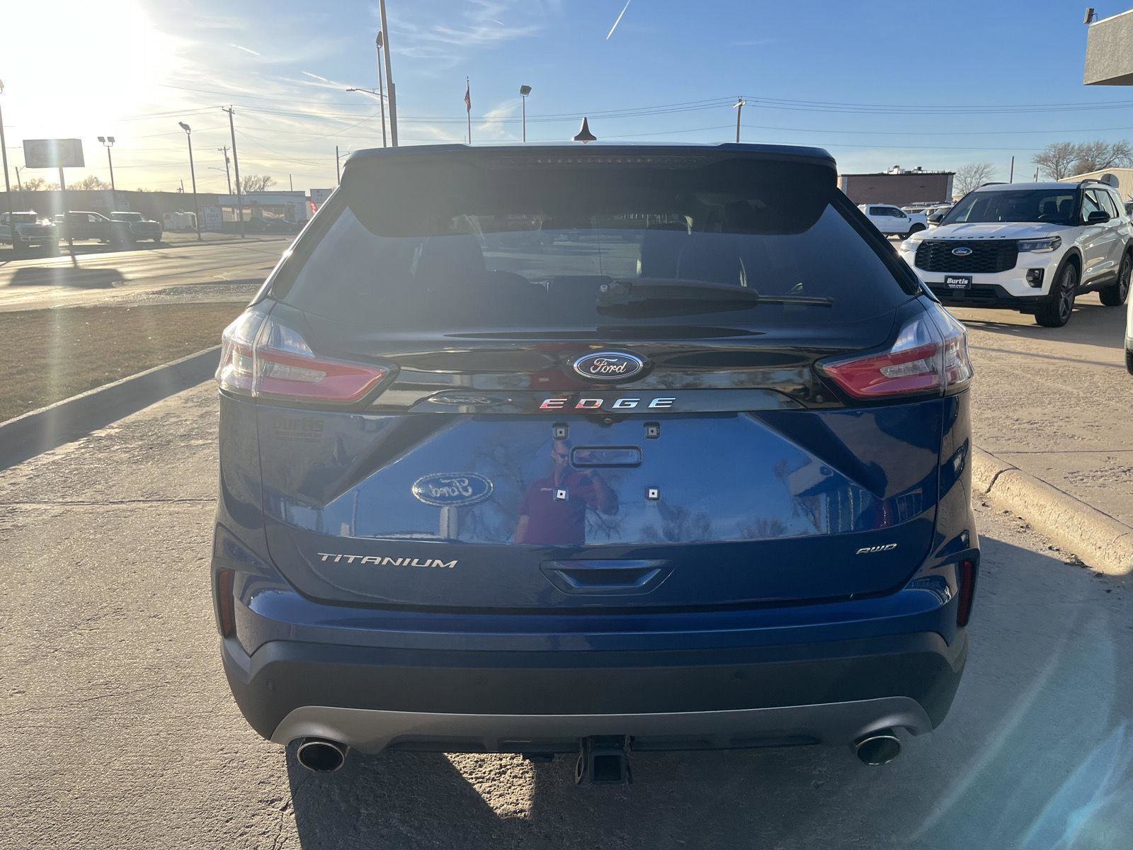 Used 2022 Ford Edge Titanium w/ Equipment Group 301A image 7