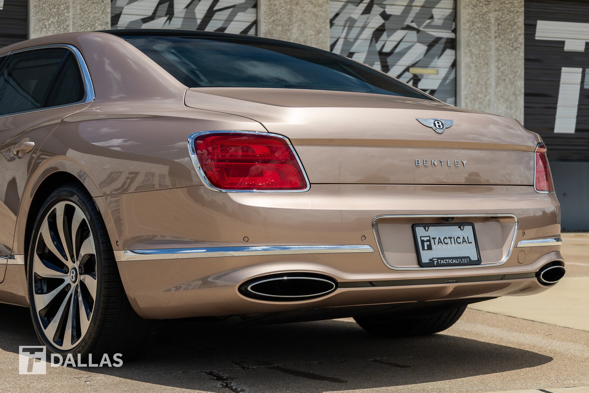 Used 2022 Bentley Flying Spur W12 AWD/4WD image 12