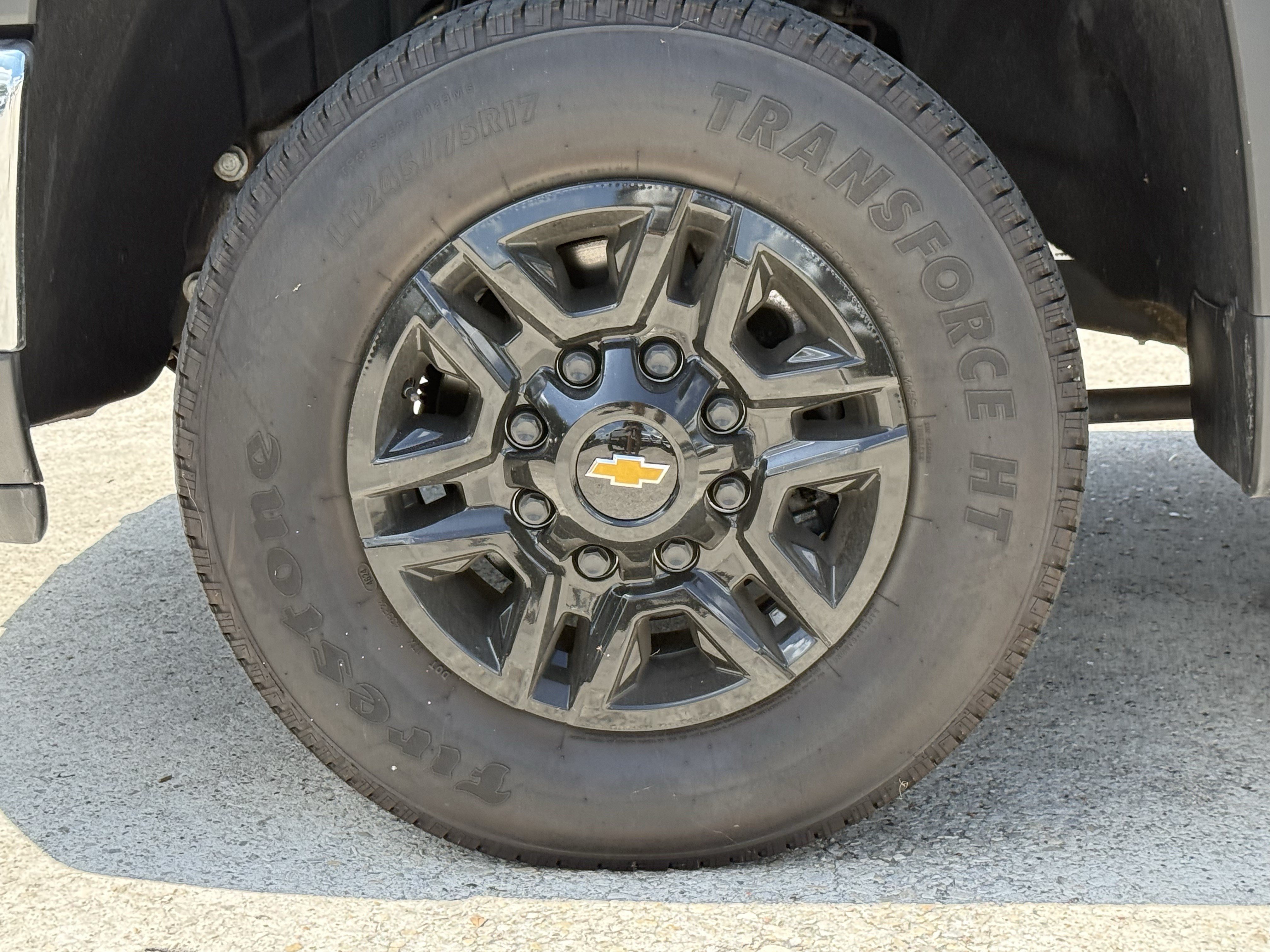 Used 2025 Chevrolet Silverado 2500 LT w/ Convenience Package AWD/4WD image 9