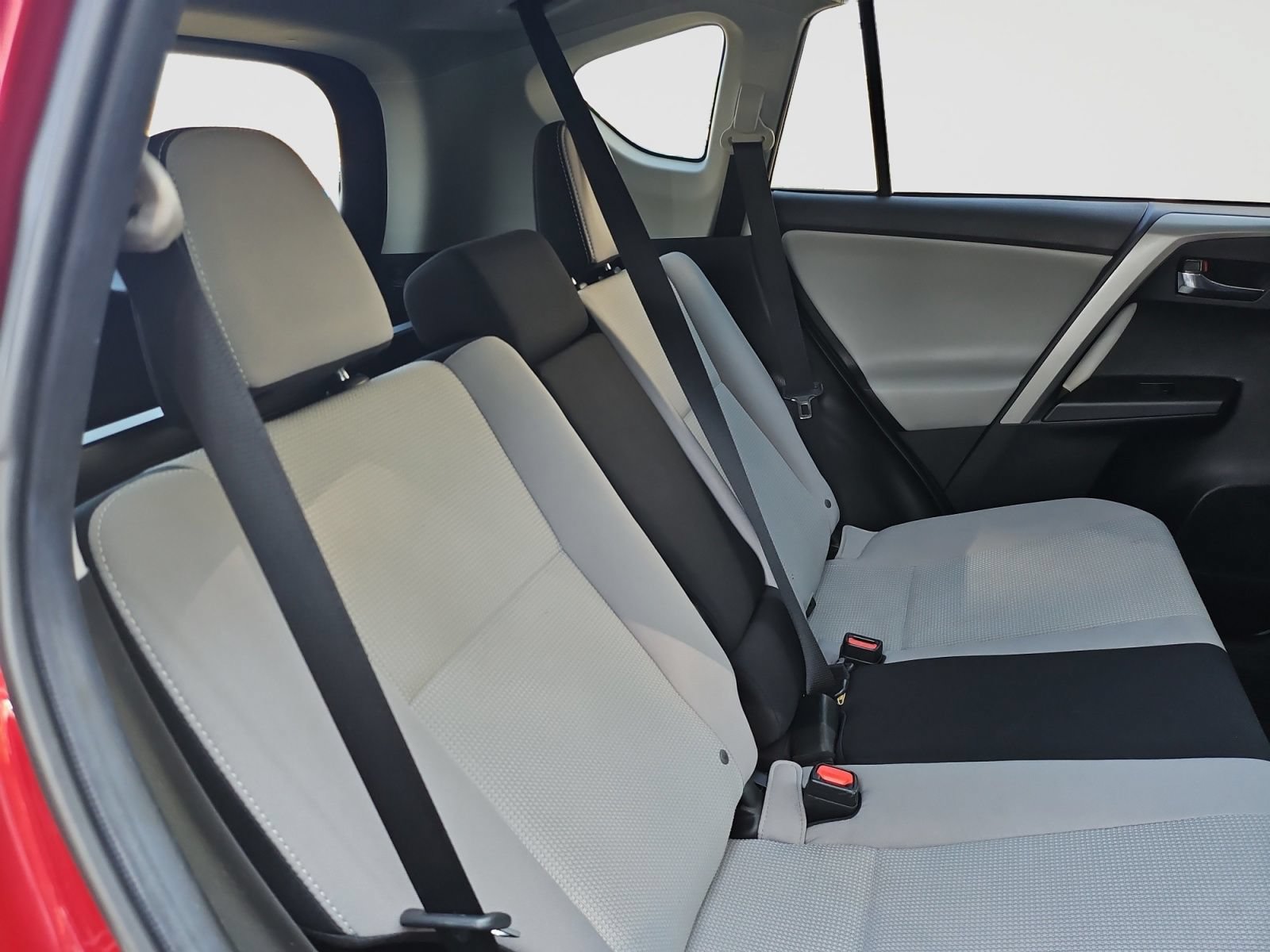 Used 2018 Toyota RAV4 XLE AWD/4WD image 44