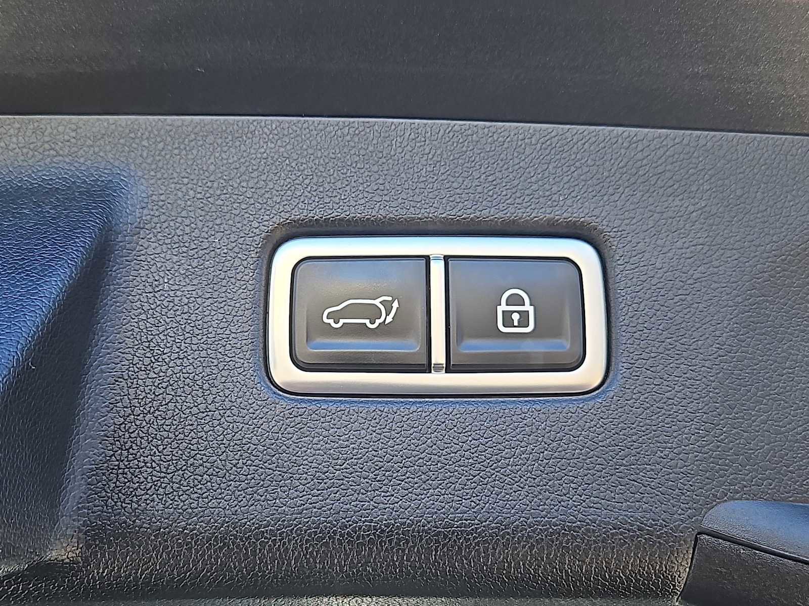 Used 2023 Kia Sorento SX image 21