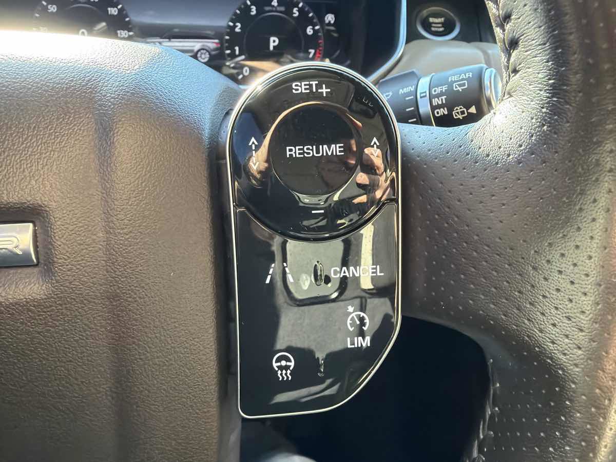 Used 2018 Land Rover Range Rover Sport HSE image 29