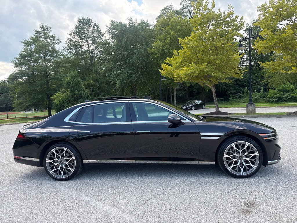 Used 2025 Genesis G90 3.5T AWD/4WD image 11