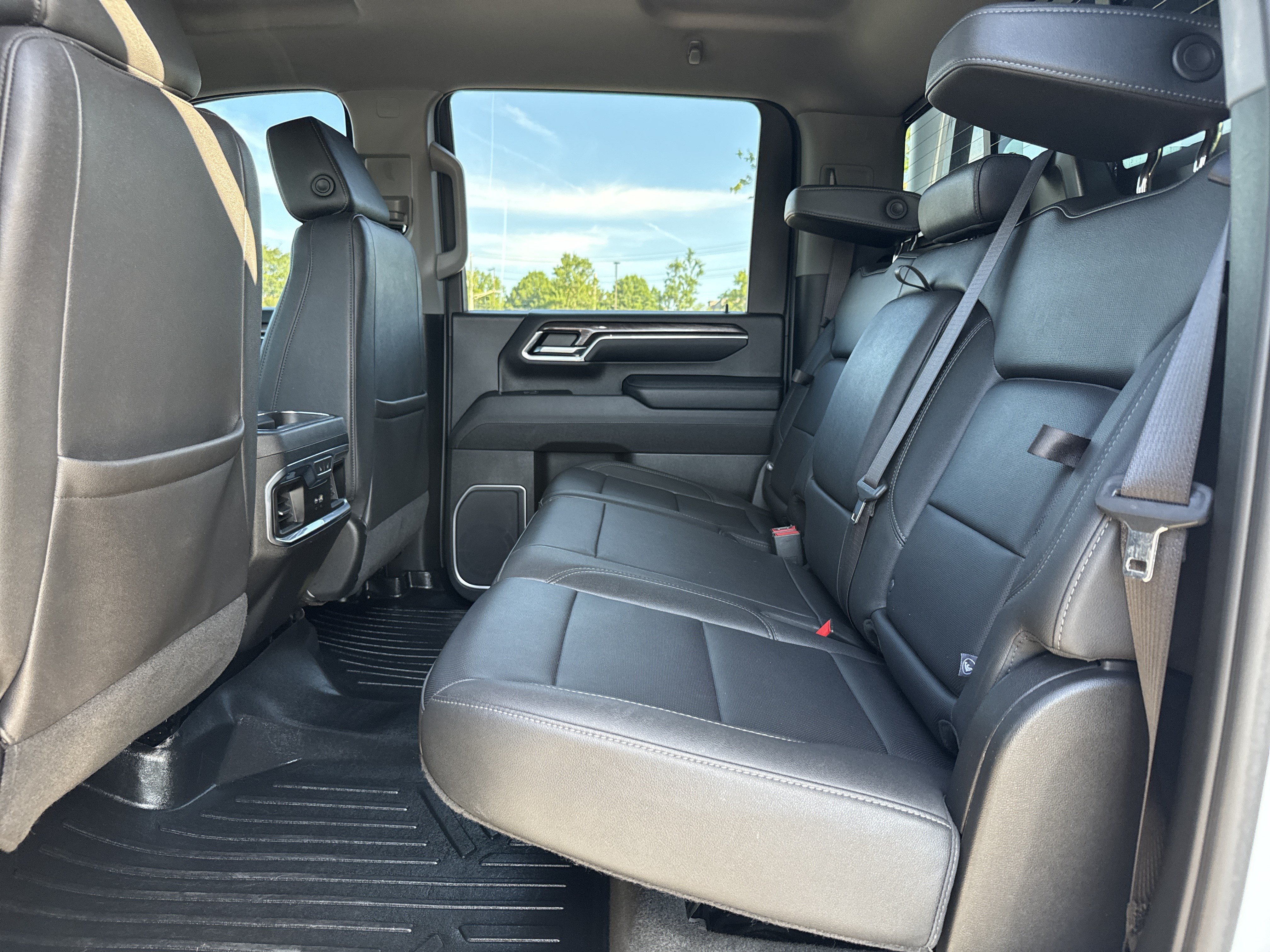 Used 2024 Chevrolet Silverado 2500 LTZ AWD/4WD image 28