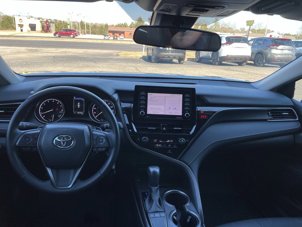 Used 2024 Toyota Camry SE image 10