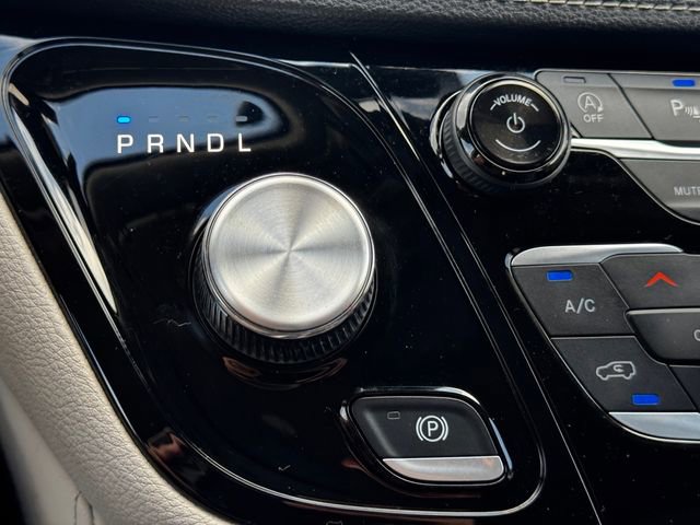 Used 2023 Chrysler Pacifica Limited image 38