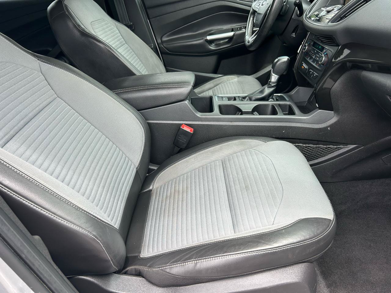 Used 2017 Ford Escape Titanium FWD image 9