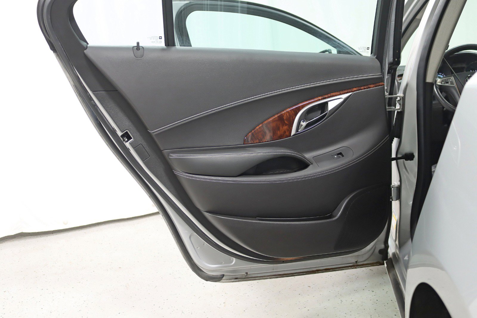 Used 2012 Buick LaCrosse Premium image 29